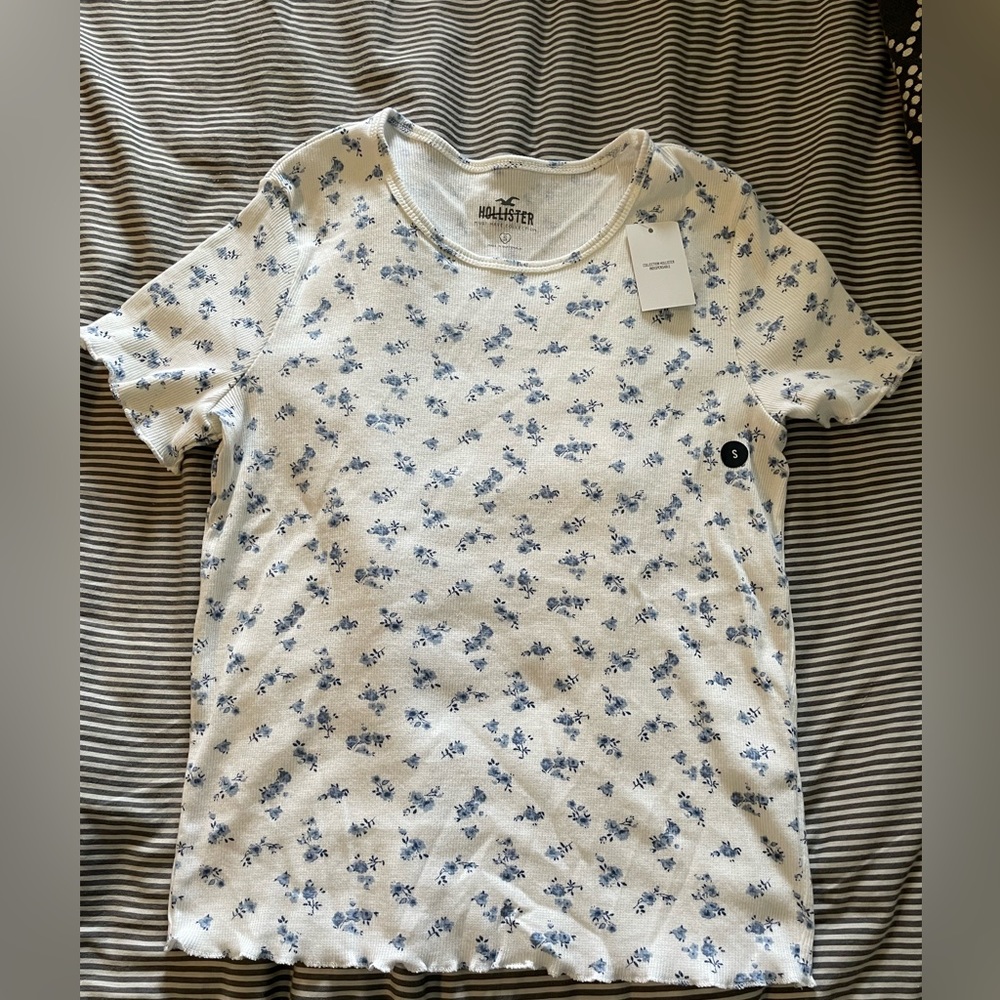 Hollister floral shirt